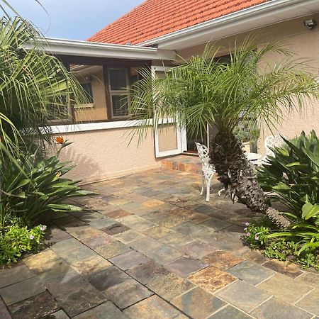 At Sta-Plus Guest House Port Elizabeth Buitenkant foto